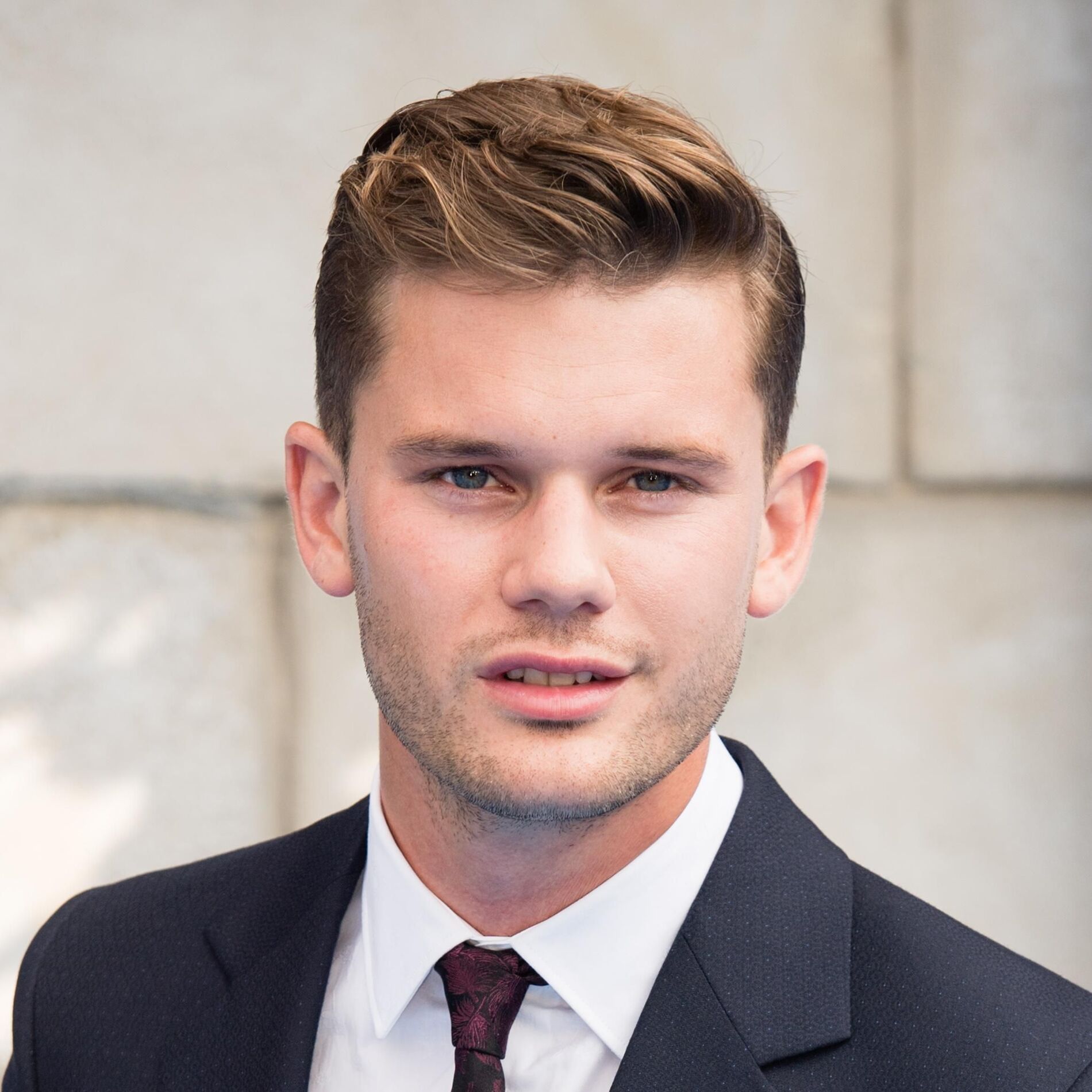 Artist picture of Jeremy Irvine