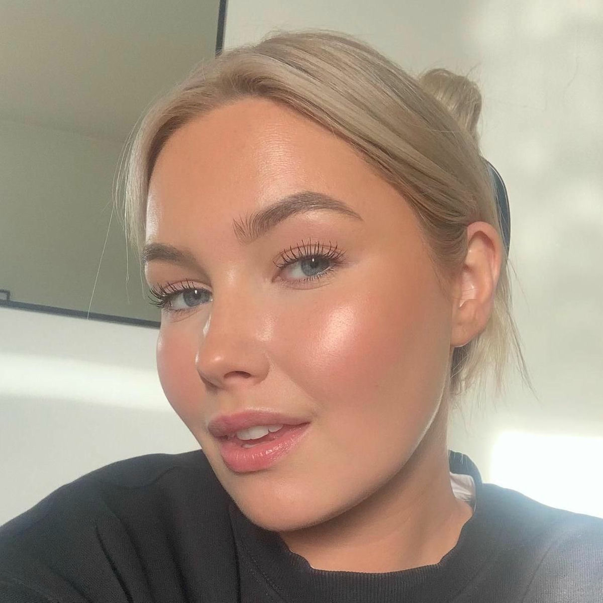 Artist picture of Sara Farell