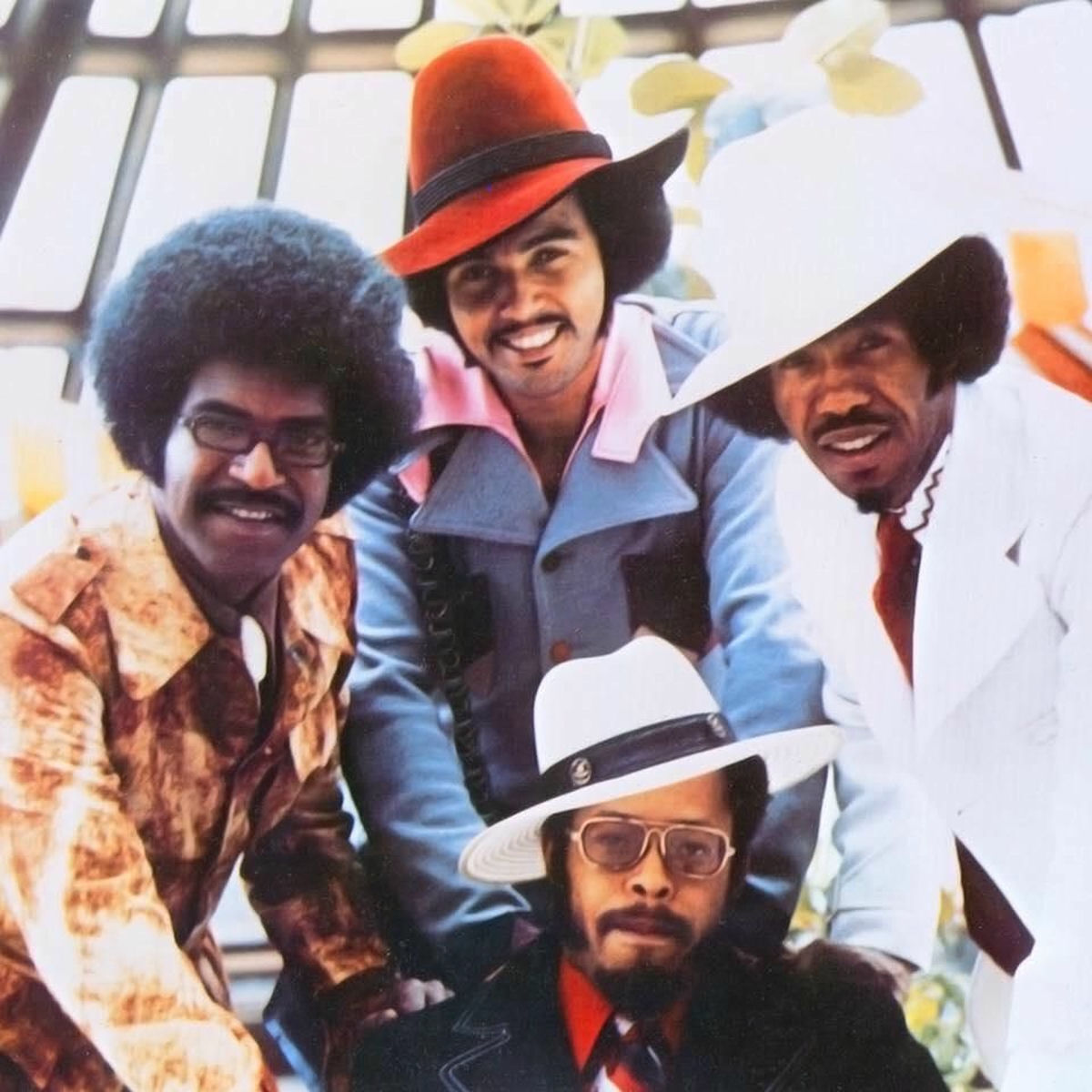 Artist picture of The Chi-Lites