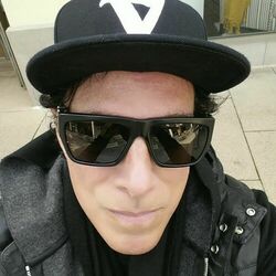 Picture of Neal Schon