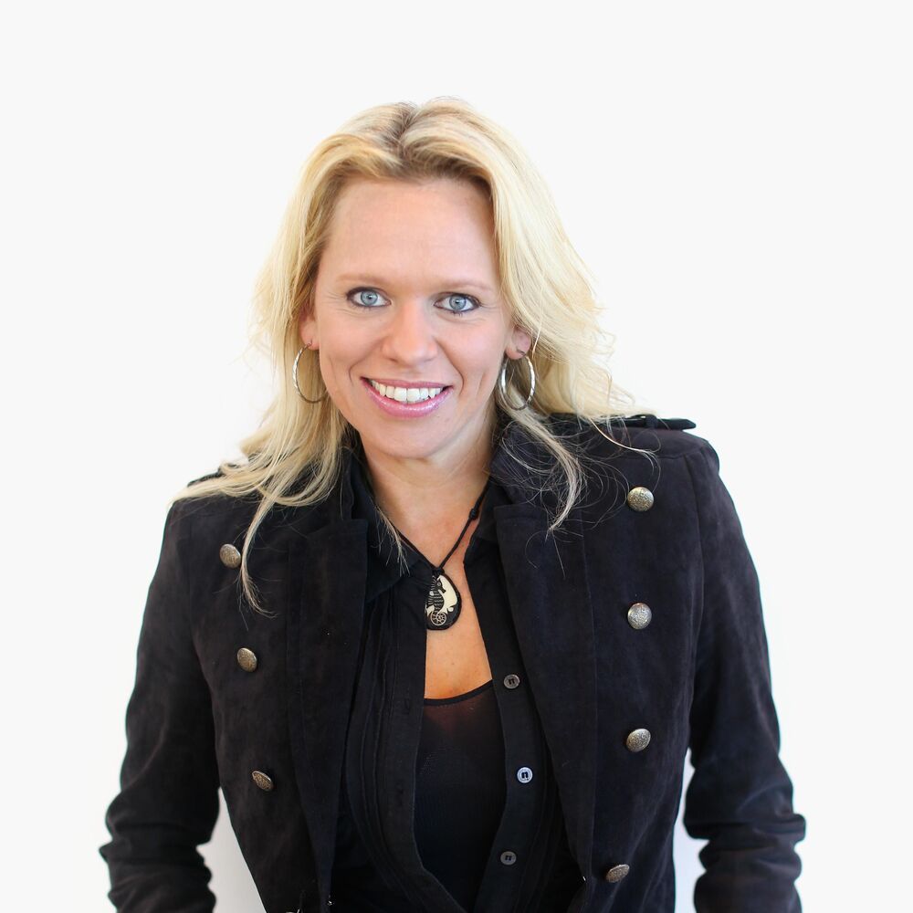 Picture of Beccy Cole