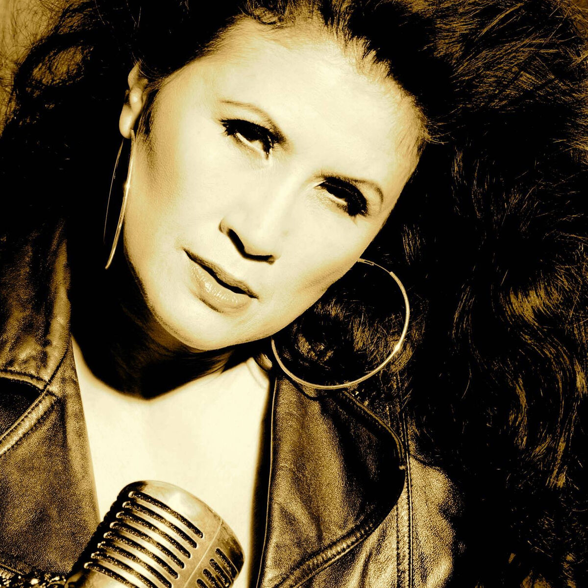 Gina T.
