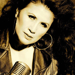 Gina T.