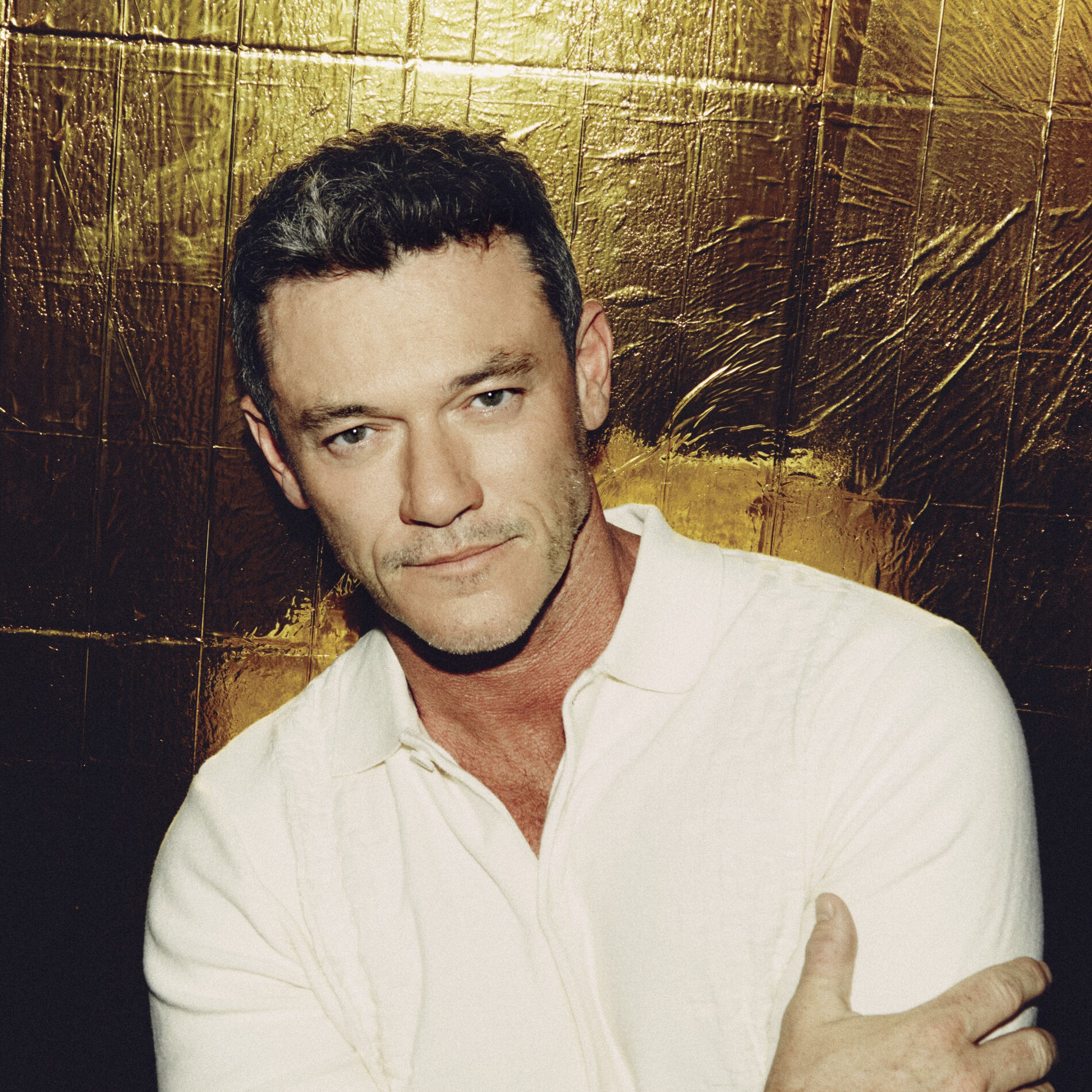 Luke Evans Deezer