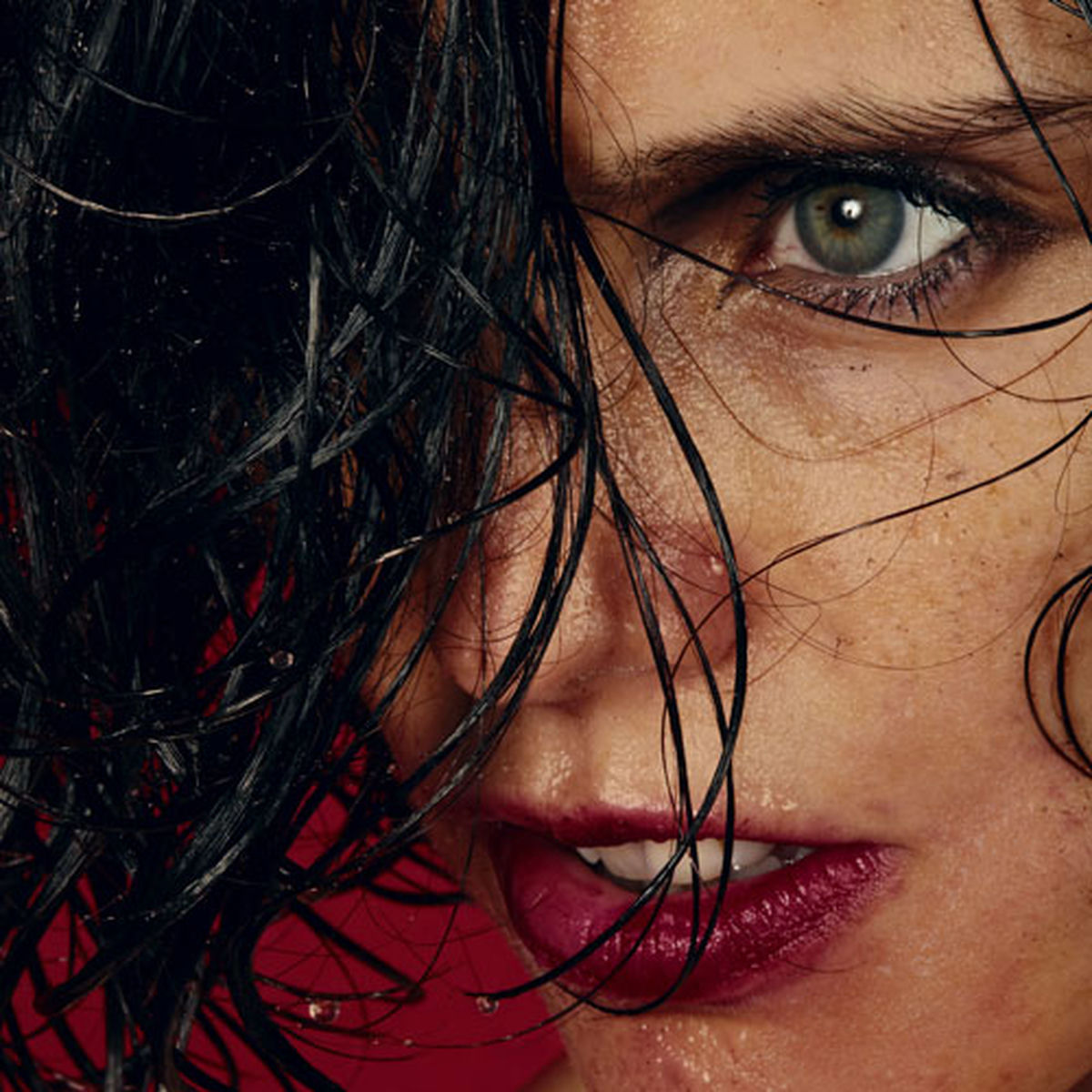 Artist picture of Anna Calvi