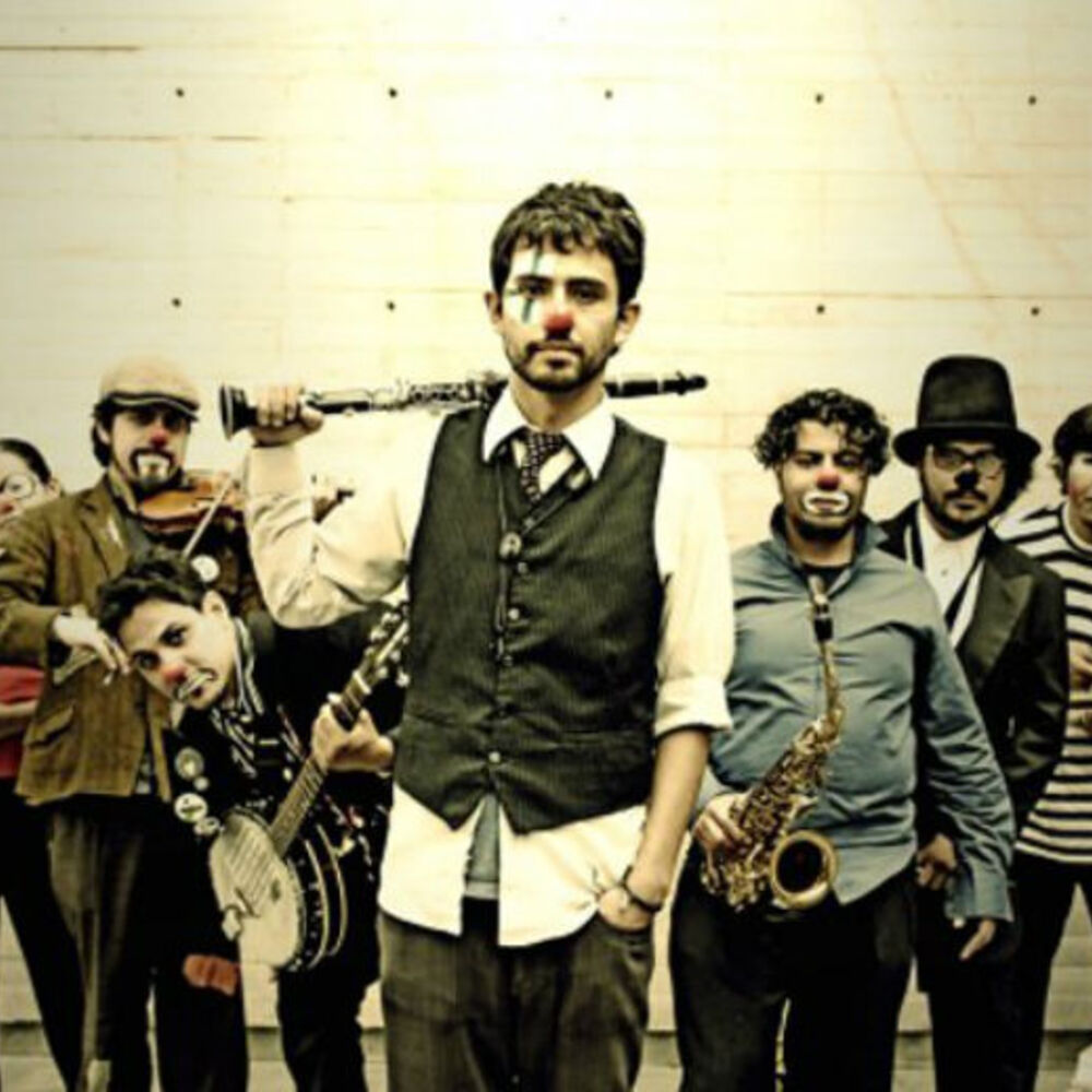 Picture of triciclo circus band