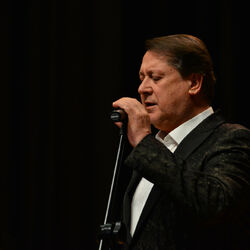 Picture of Ahmet Özhan