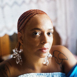 Picture of Anelis Assumpção