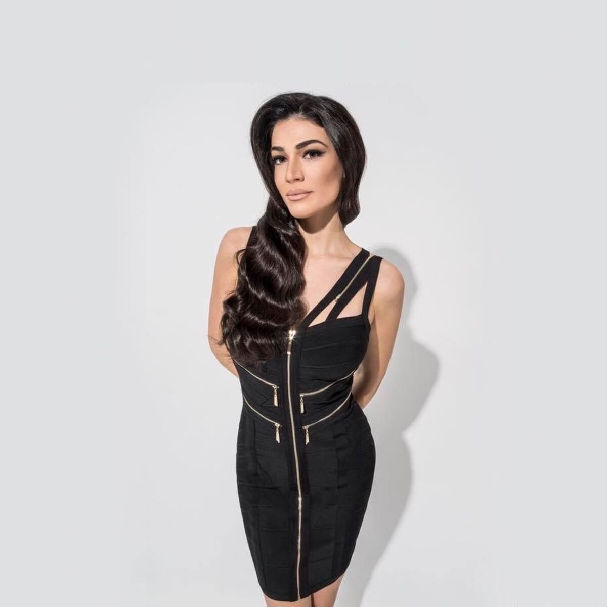 Ivi Adamou