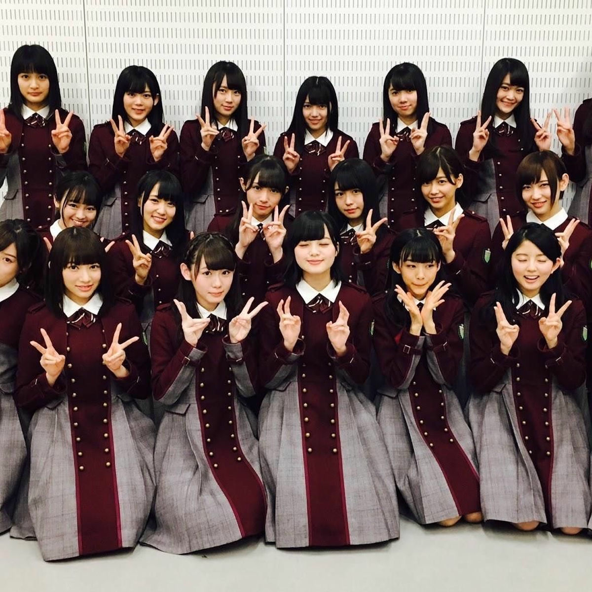 ミュージック Keyakizaka46's album and concert video. Keyakizaka46 - Silent Majority - Amazon.com Music