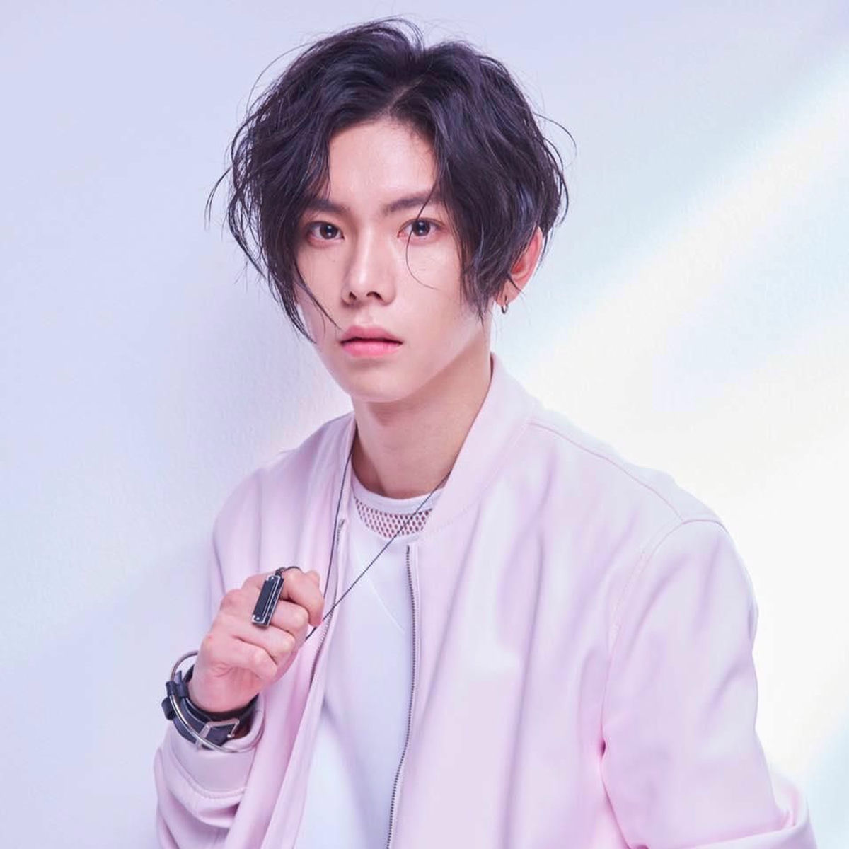 楊宇騰 YU 雑誌・写真集等 まとめ売り 20点以上 直筆サイン本】Half YU 1st photo book 楊宇騰YUの通販 by