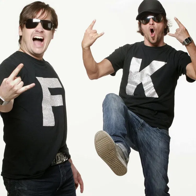 Finger & Kadel