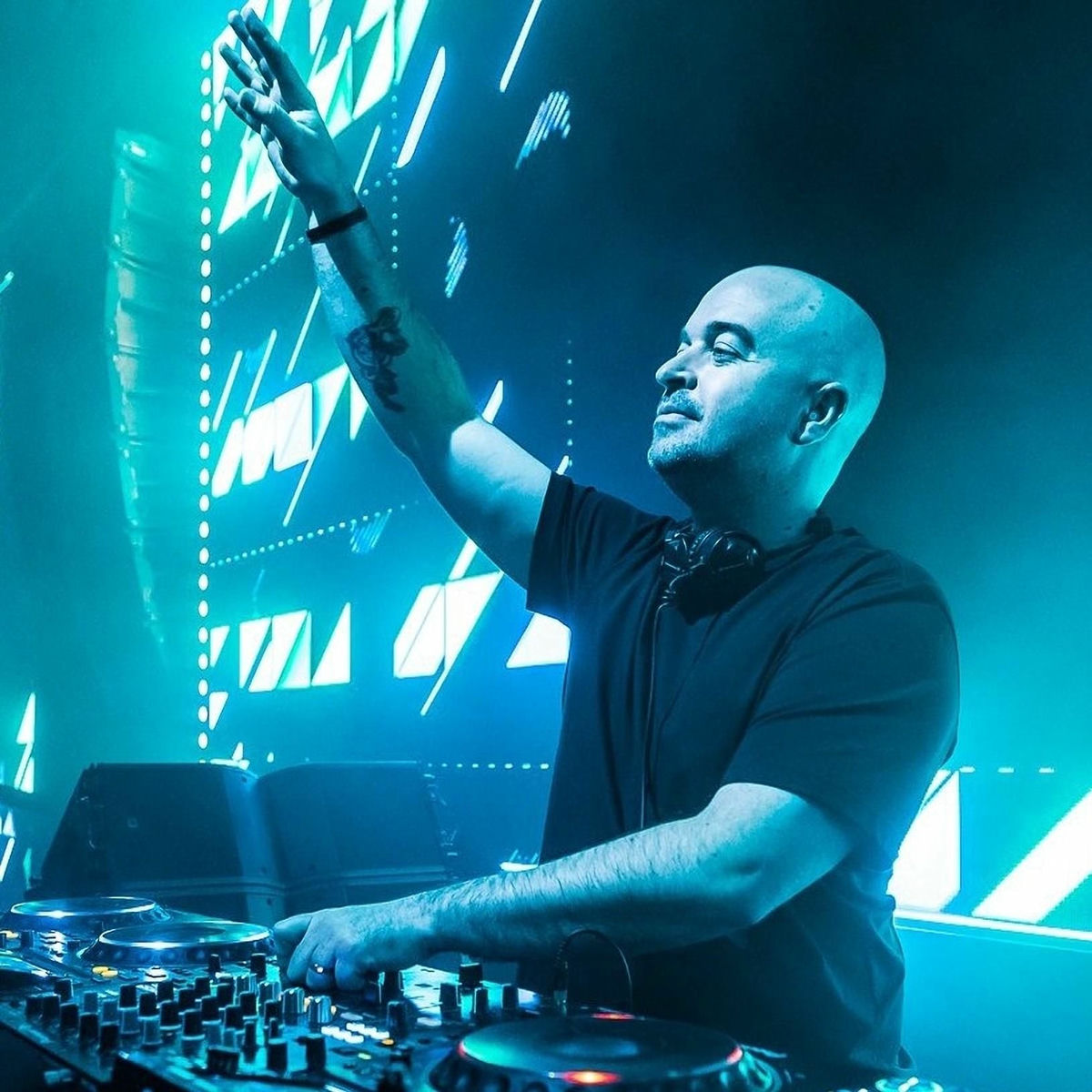 Artist picture of John O'Callaghan