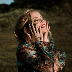 Picture of Anneke van Giersbergen