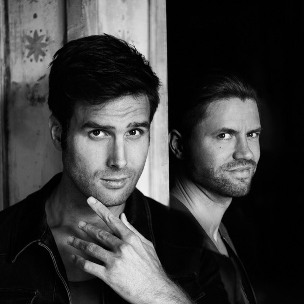 Picture of Nick & Simon