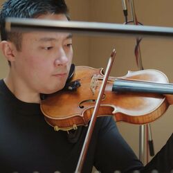 Picture of Edward Chang Violin