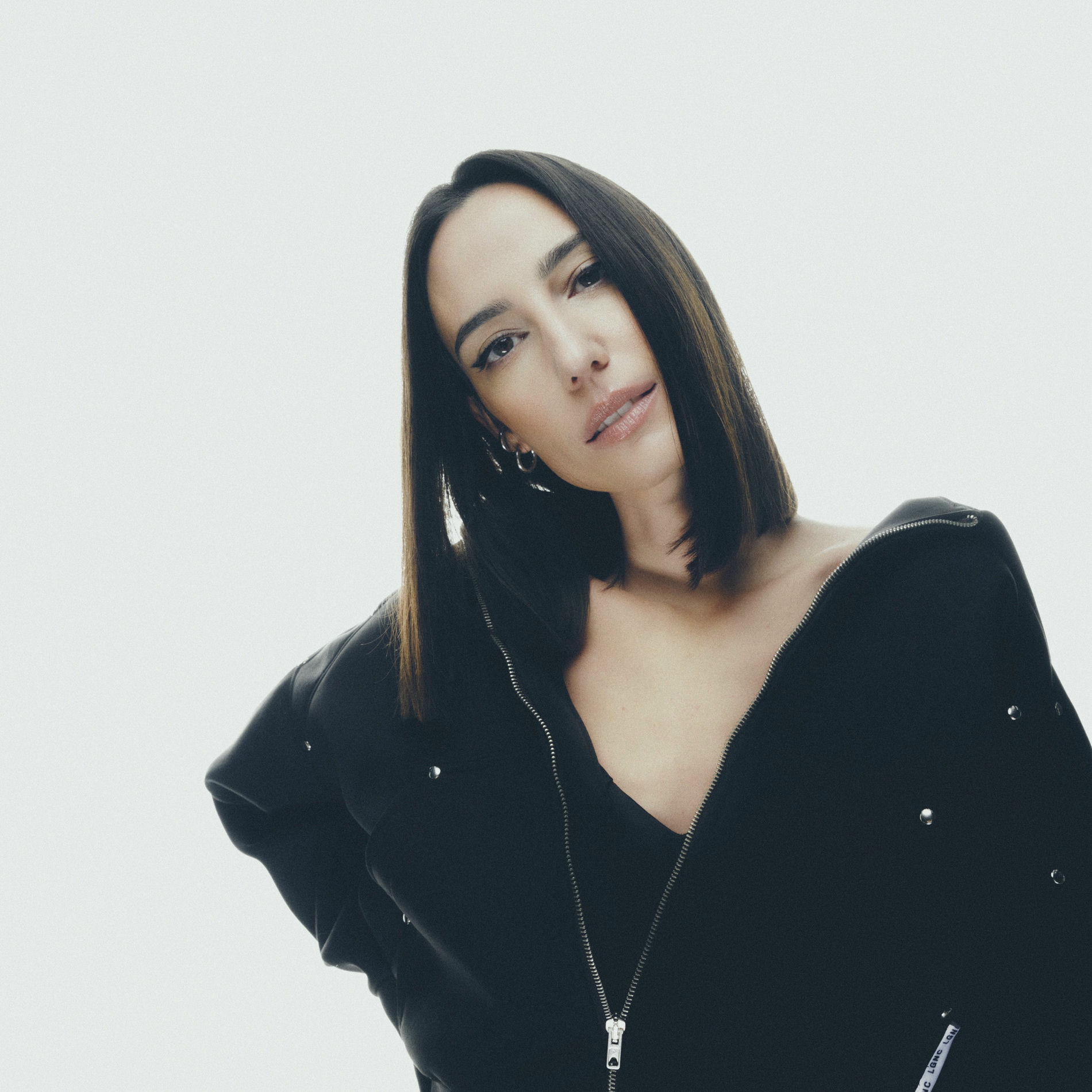 Artist picture of Amelie Lens