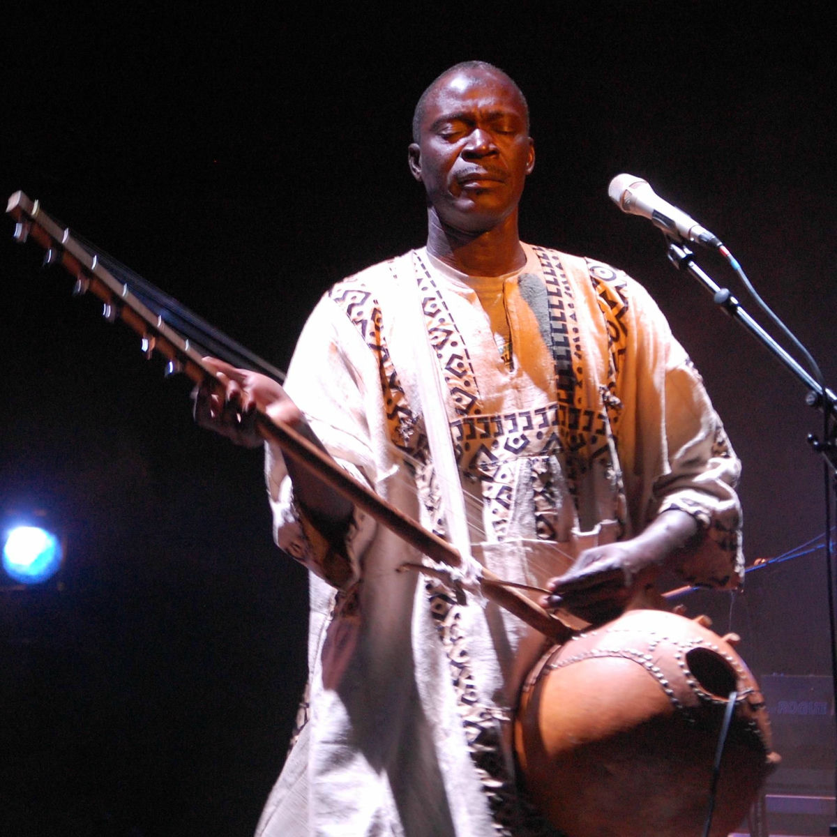 Artist picture of Issa Bagayogo