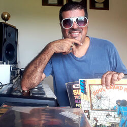 Picture of DJ Hum