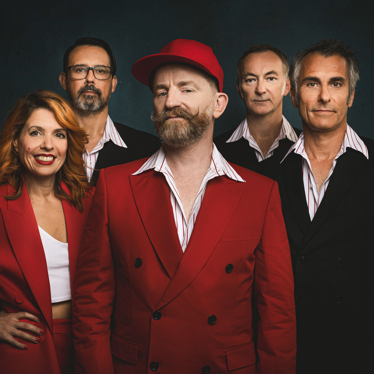 Artist picture of Dionysos