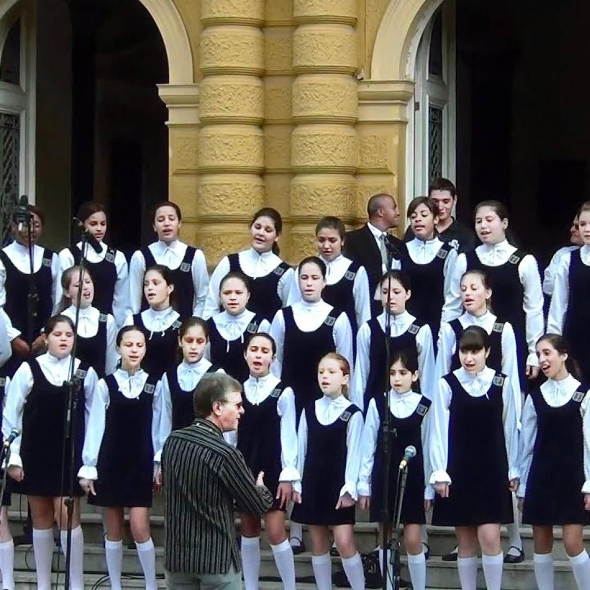 Meninas Cantoras De Petrópolis