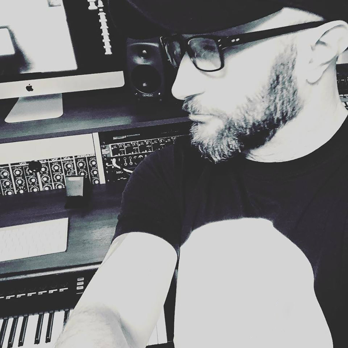 Artist picture of DJ Sakin