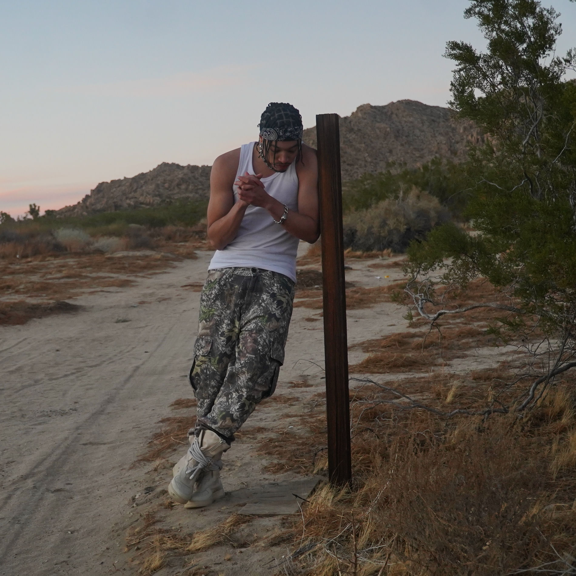 Artist picture of Lonr.