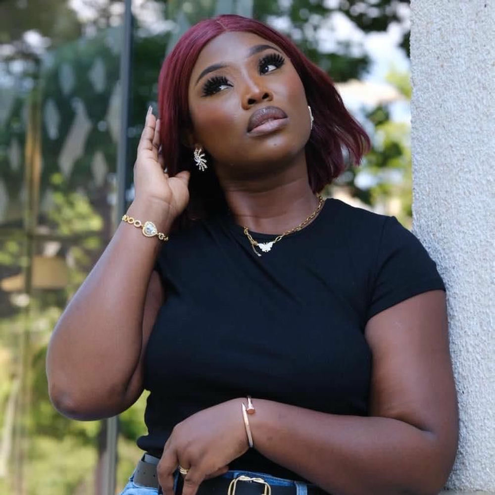 Photo de l'artiste Roseline Layo