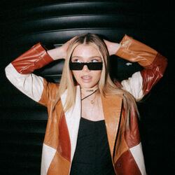 Picture of Faye Montana