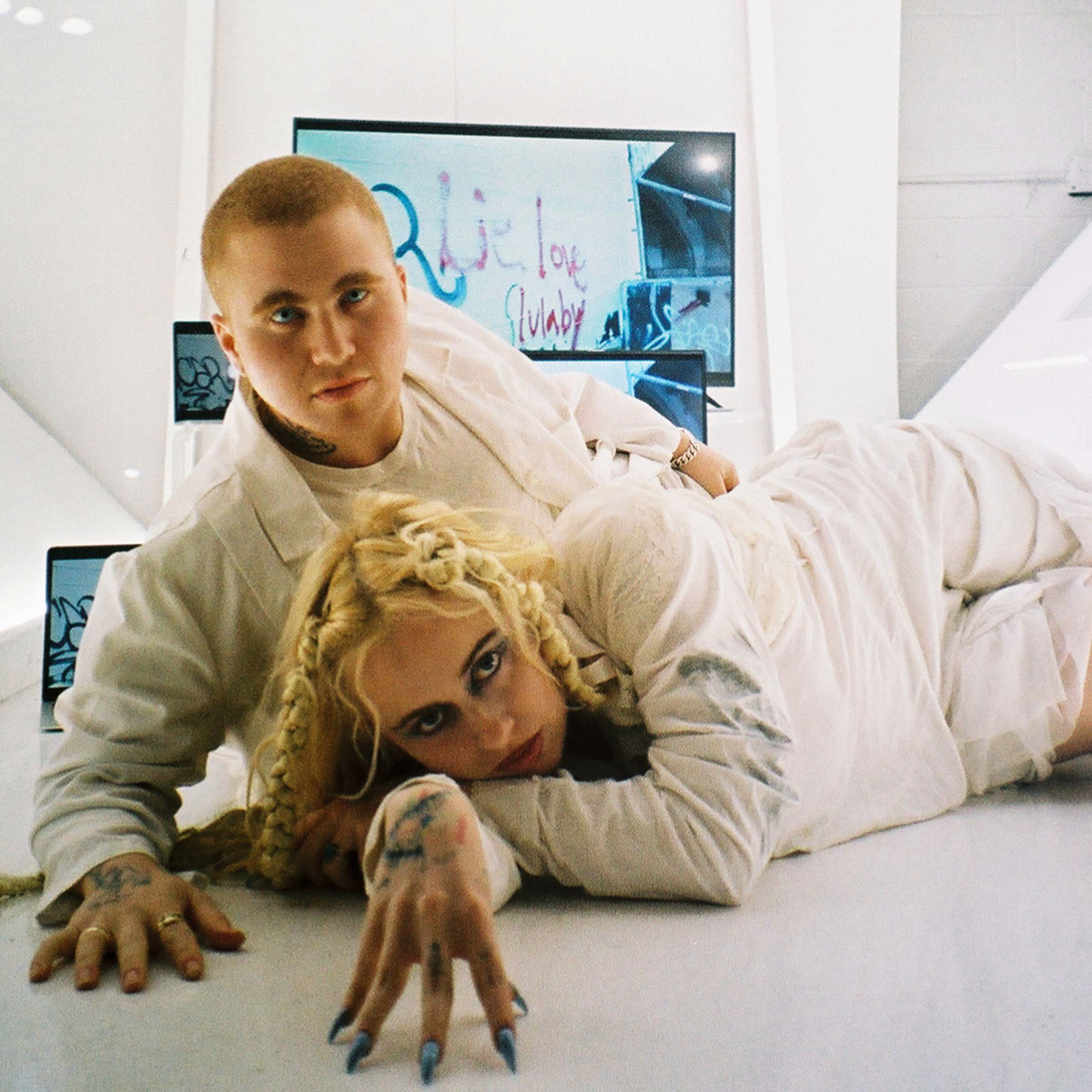 Artist picture of Girlpool