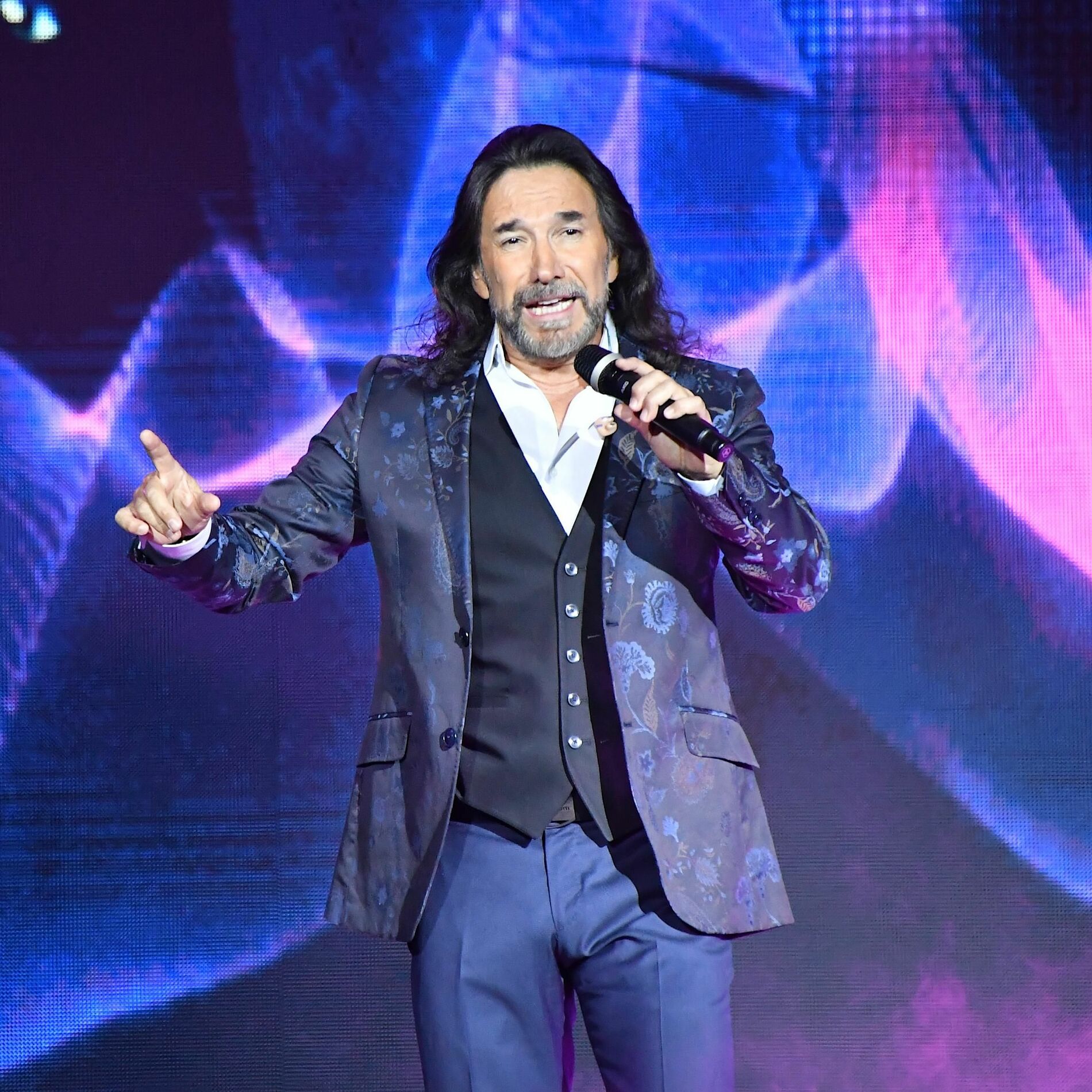 Marco Antonio Solís: albums, songs, playlists | Deezer