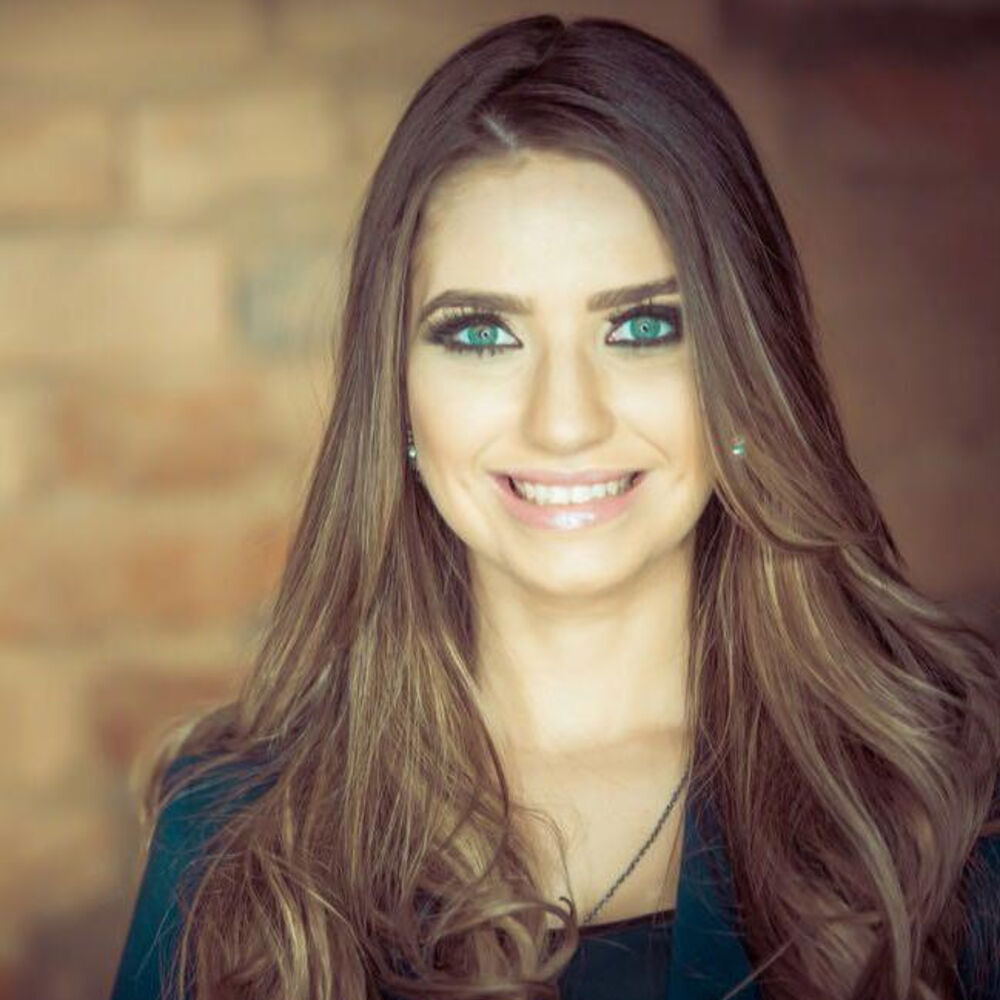 Picture of Camila Campos