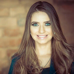 Picture of Camila Campos