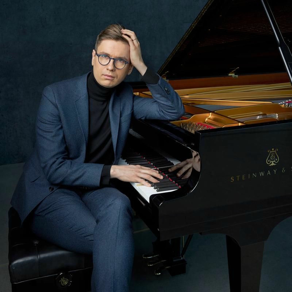 Artist picture of Vikingur Olafsson