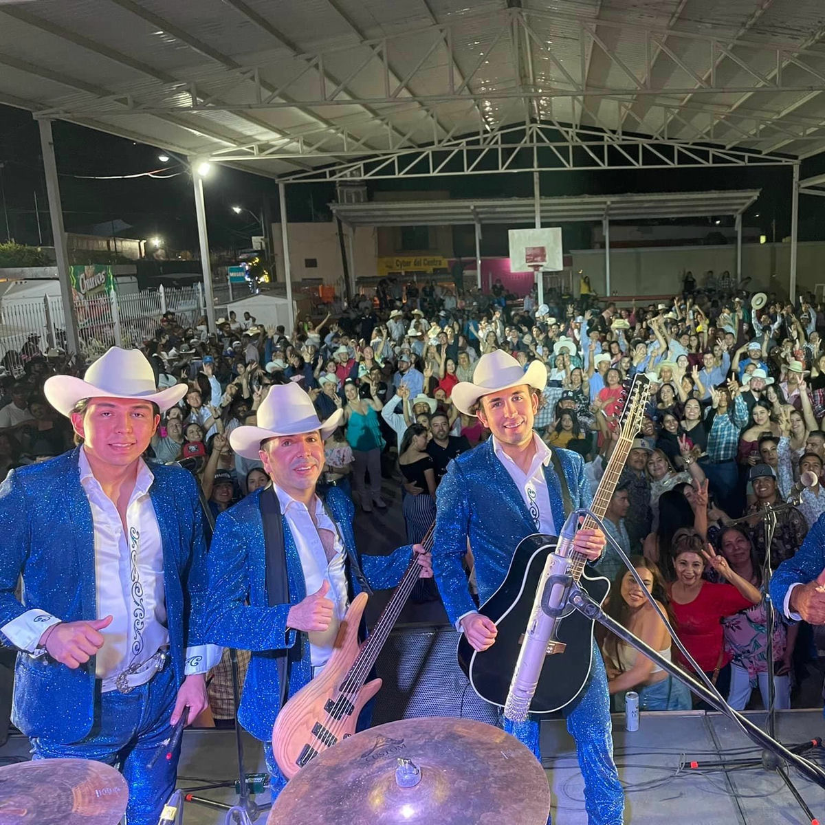 Los Vendavales de Adan Melendez