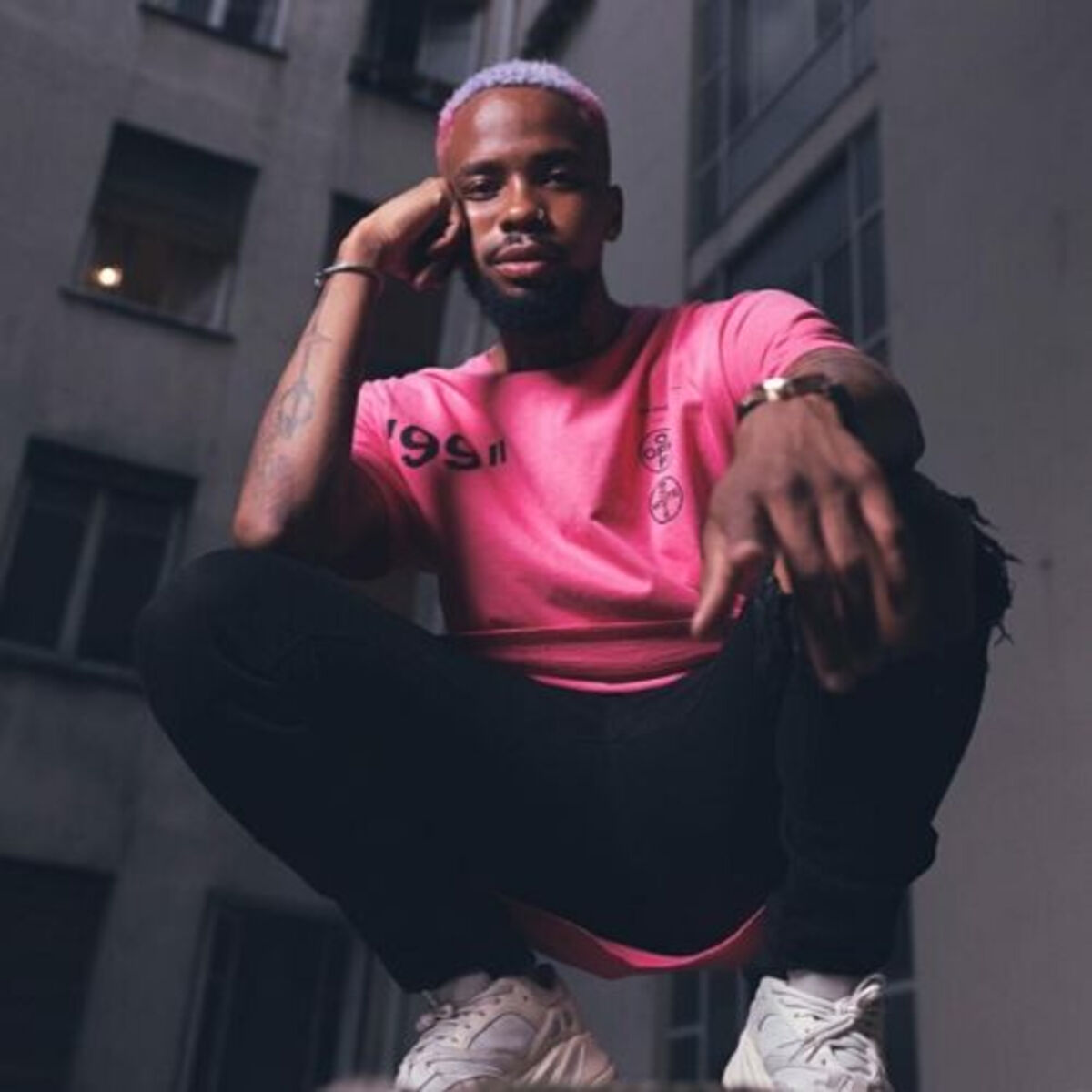 Artist picture of Sisik