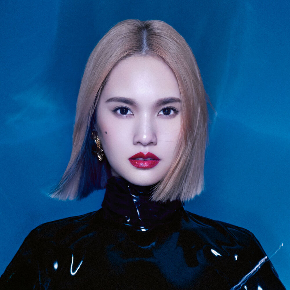 Picture of Rainie Yang