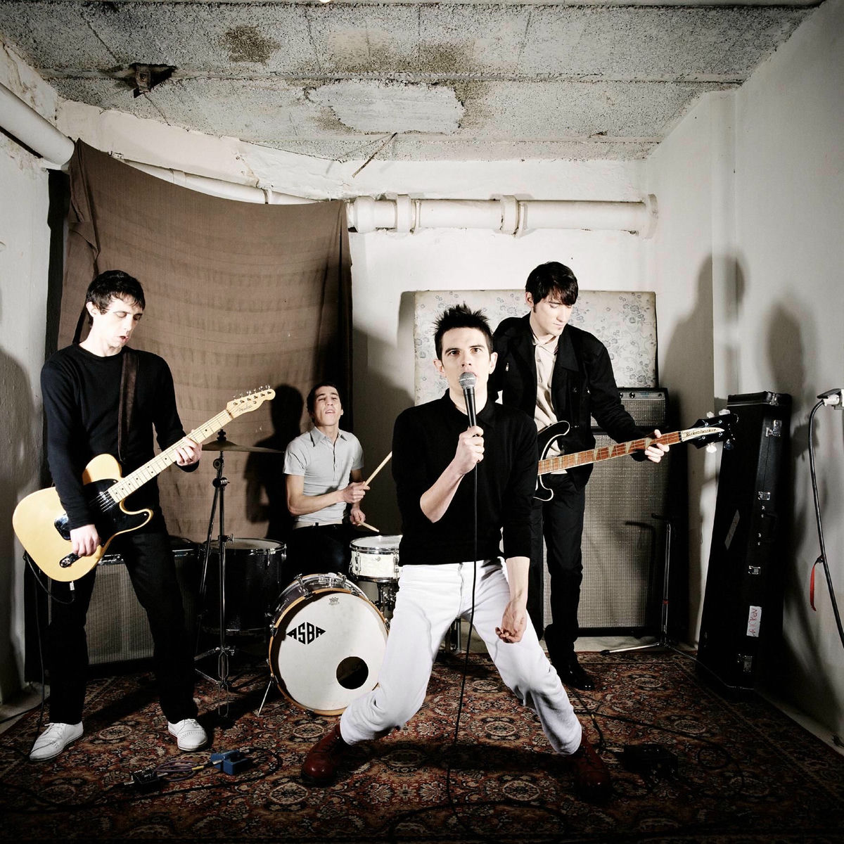 Artist picture of Asyl