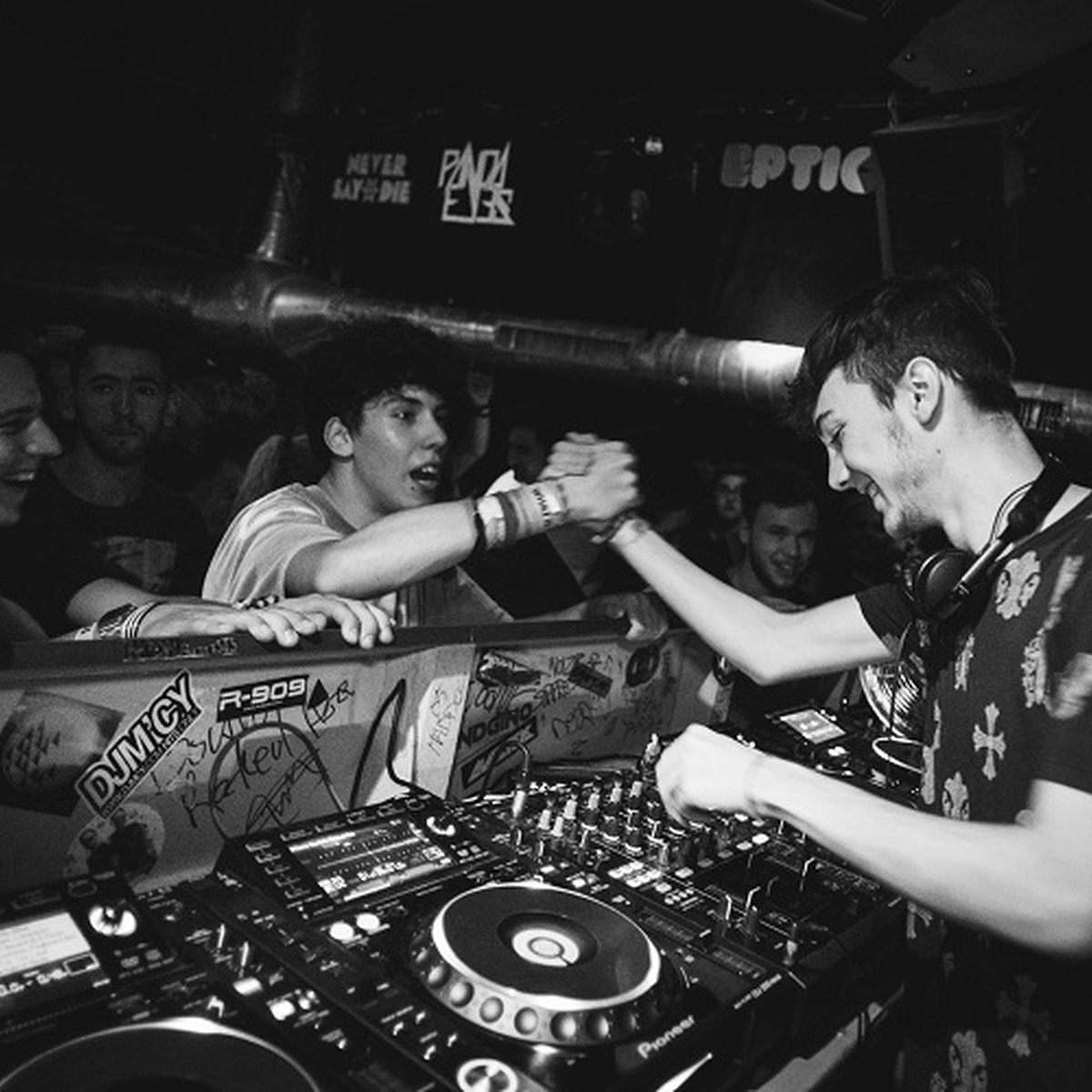 Artist picture of Panda Eyes