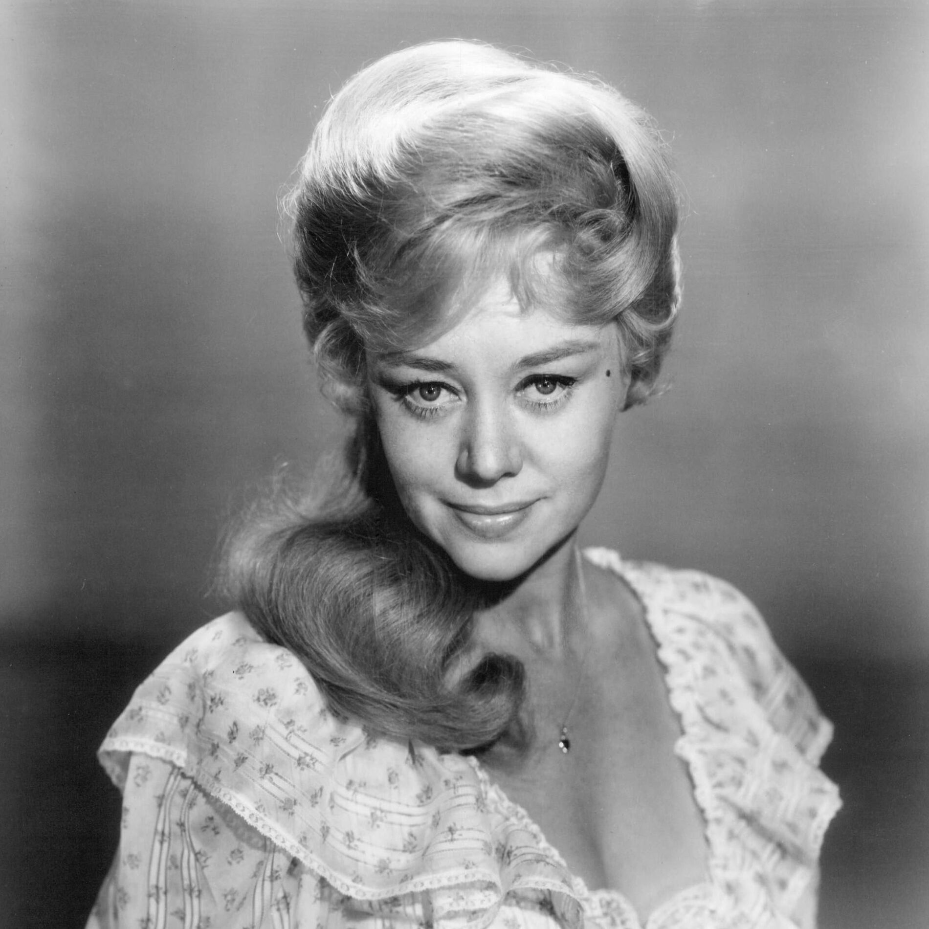 Artist picture of Glynis Johns