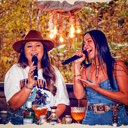 Picture of Luna & Vitória