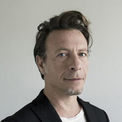 Picture of Eran Zur