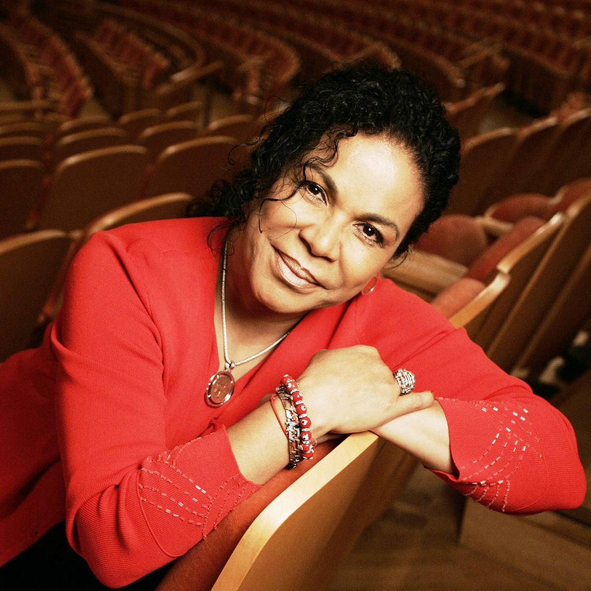 Artist picture of Eva Ayllón