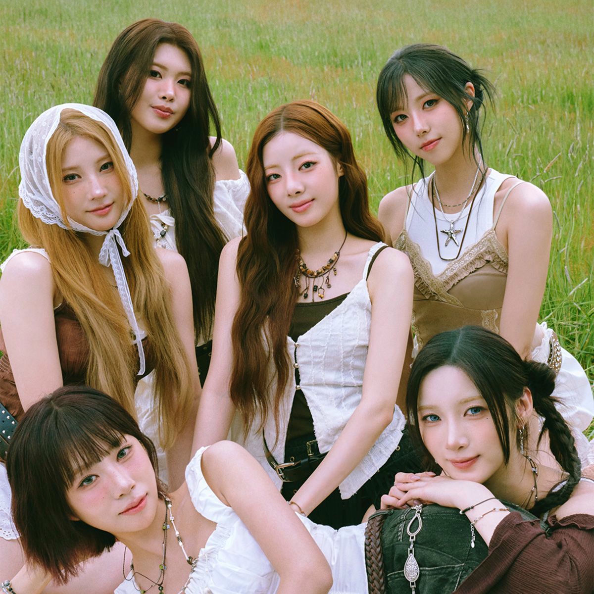 dreamcatcher ドゥケ　ダミ　what タワレコ　ポラロイド風生写真 Dreamcatcher - What (Japanese Ver.) | Deezer
