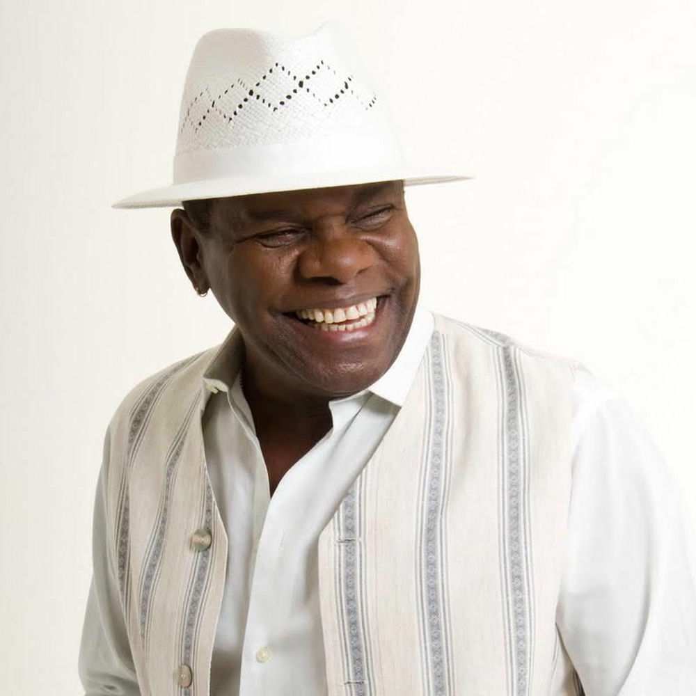 Photo de l'artiste Emílio Santiago