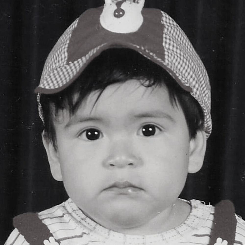 Picture of Eduardo Luzquiños