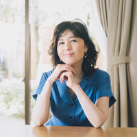 石野 真子: アルバム、曲、コンサート | Deezer