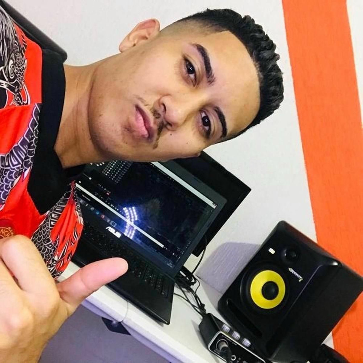 Artist picture of DJ Bb