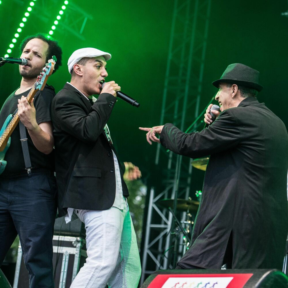 Picture of HK & LES SALTIMBANKS