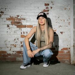 Picture of Alli Walker